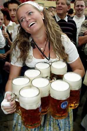 http://i62.photobucket.com/albums/h94/gotprayer/beer_carrying_wench.jpg