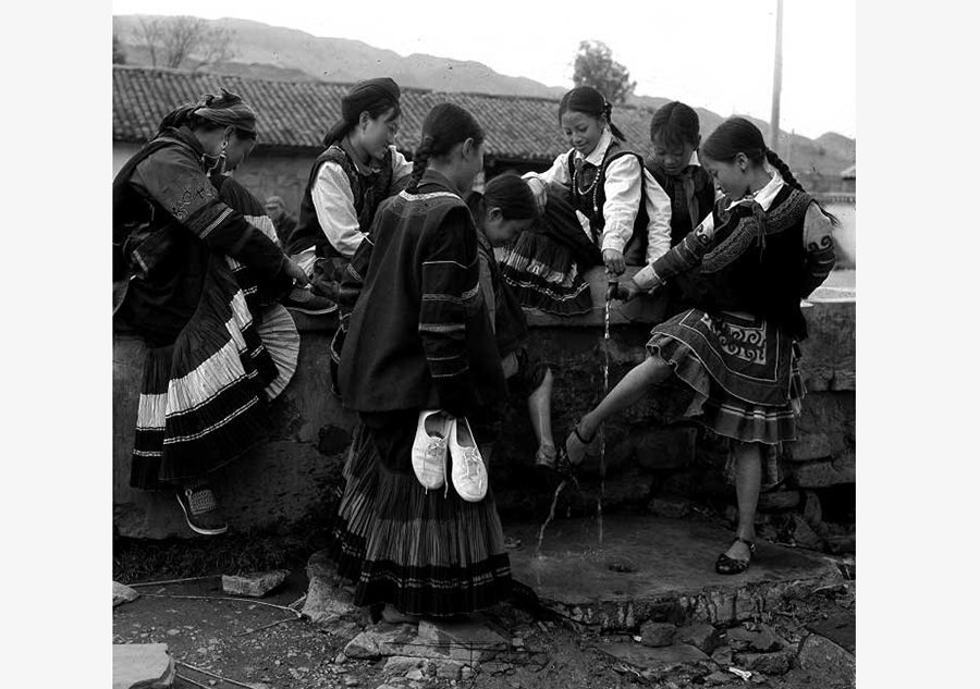 Historical photos of 56 nations in China (Part I)