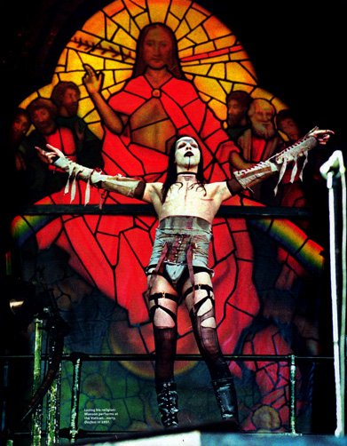 http://www.nachtkabarett.com/ihvh/img/manson_godform.jpg