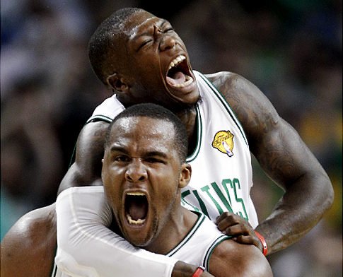 Boston Celtics reserves Glen Davis and Nate Robinson play a key role in the fourth-quarter comeback against the Los Angeles Lakers to knot the NBA Finals at two games apiece.