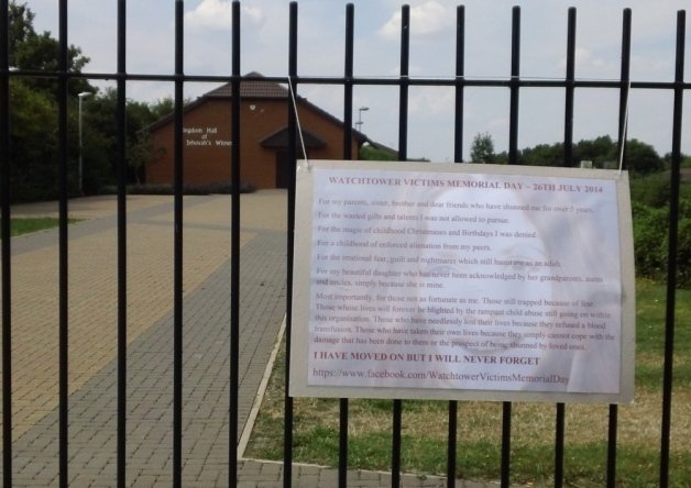 Watchtower Memorial Day sign
