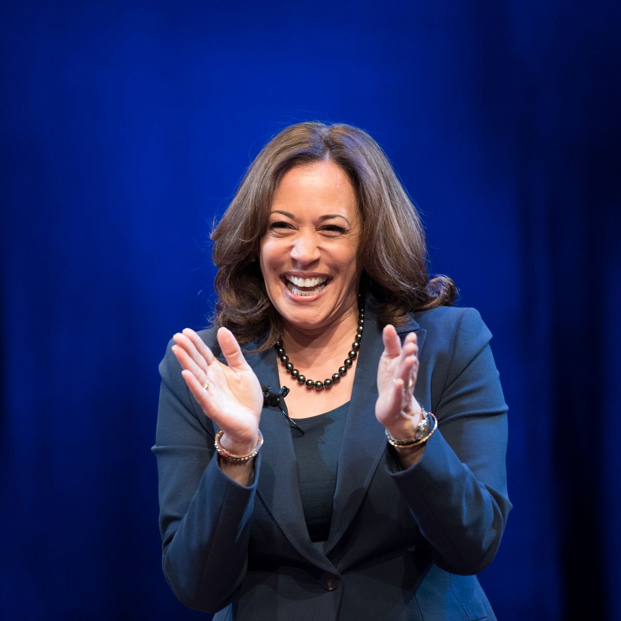 Democratic Sen. Kamala Harris Says She Is Running for President in 2020 -  WSJ