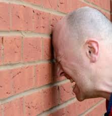head-banging-against-wall - Renés Points