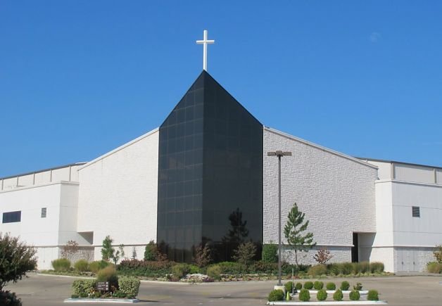 Two former members of Victory Christian Center in Tulsa, Okla., are accused of sex crimes officials delayed reporting. Photo: Justin Juozapavicius, Associated Press / SF
